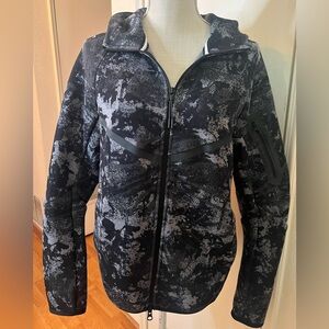 Nike Women's Stylish Black and Gray Jacket